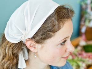 Should Single Women Wear Head Coverings?
